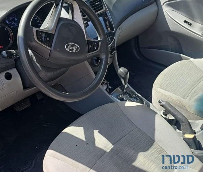 2015' Hyundai i25 יונדאי photo #3