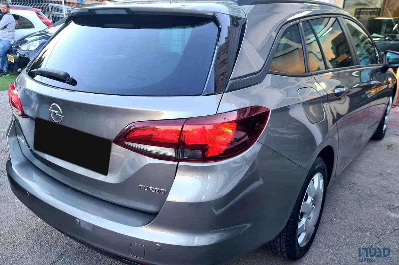 2016' Opel Astra photo #3