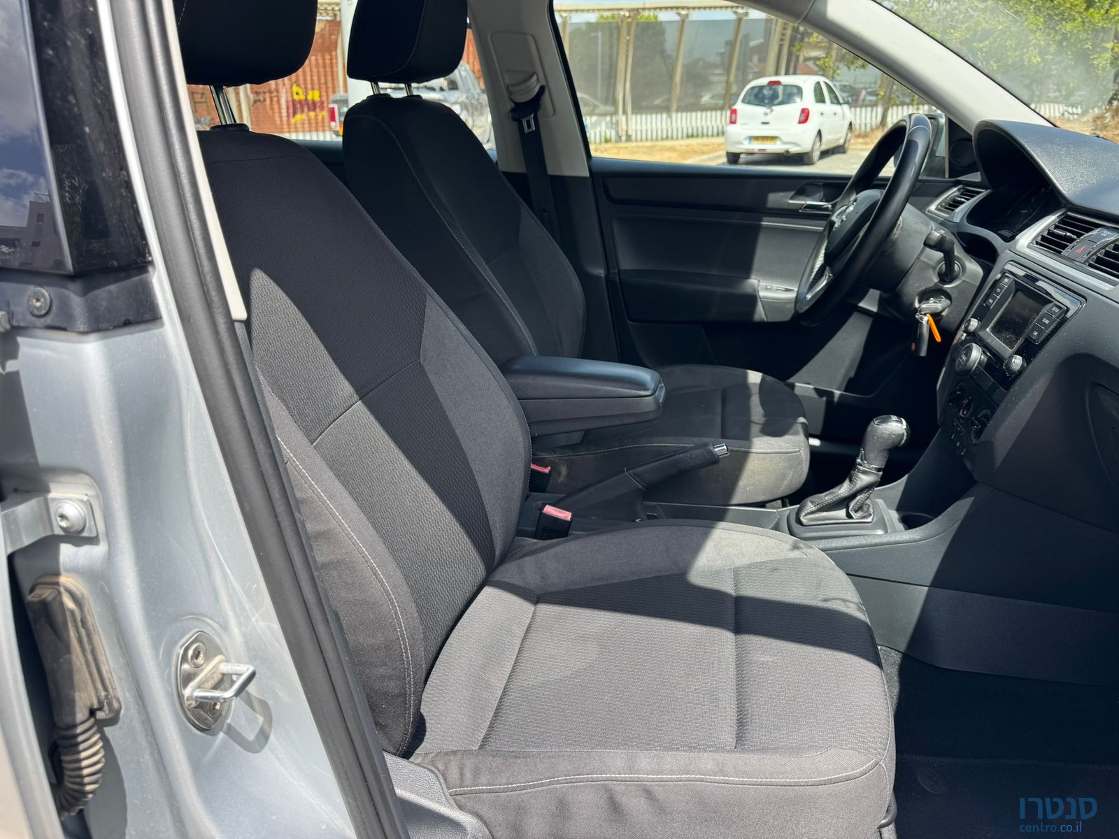 2016' Skoda Rapid photo #5