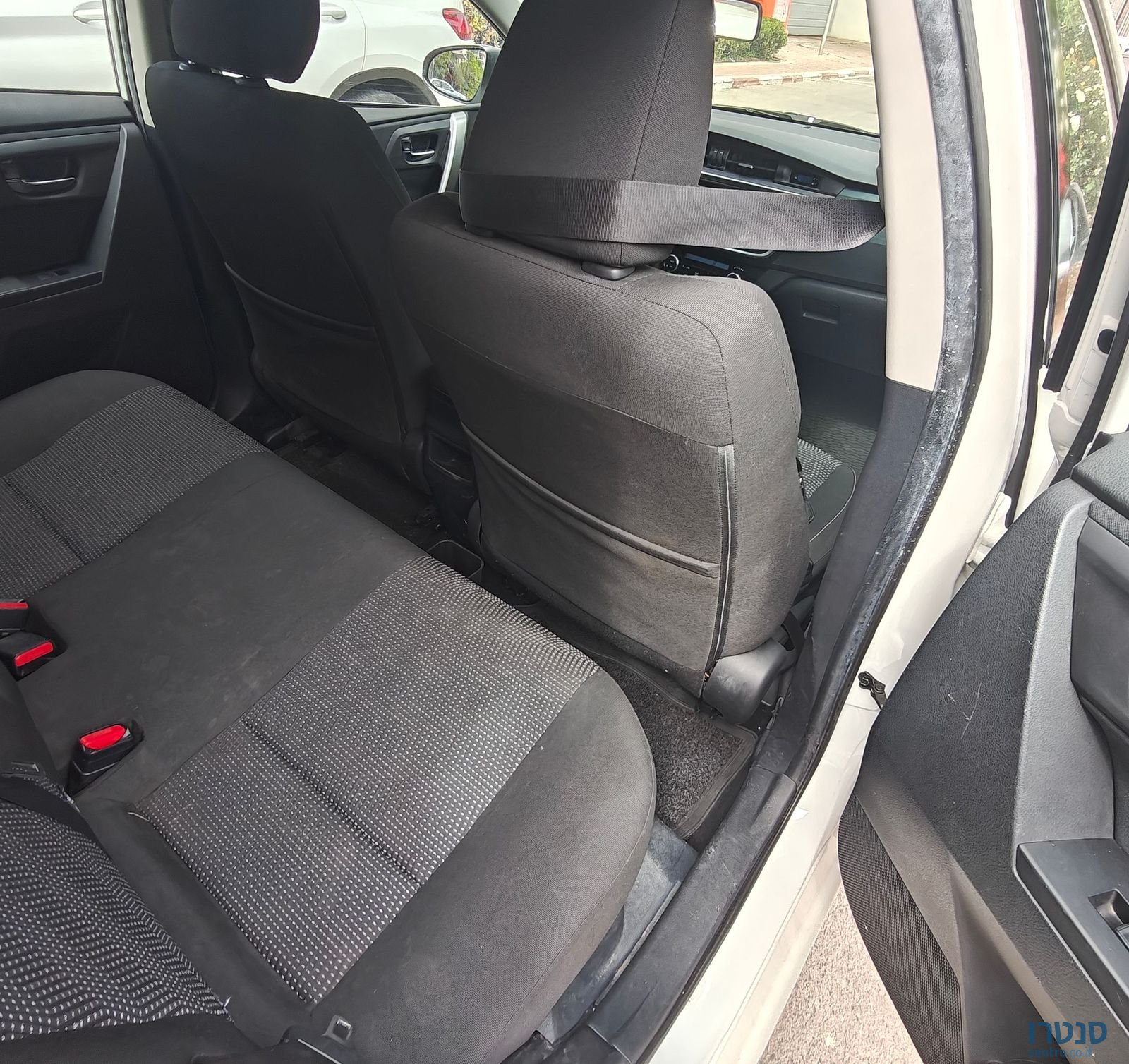 2013' Toyota Auris טויוטה אוריס photo #4