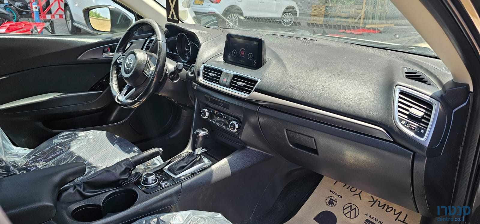 2017' Mazda 3 photo #5