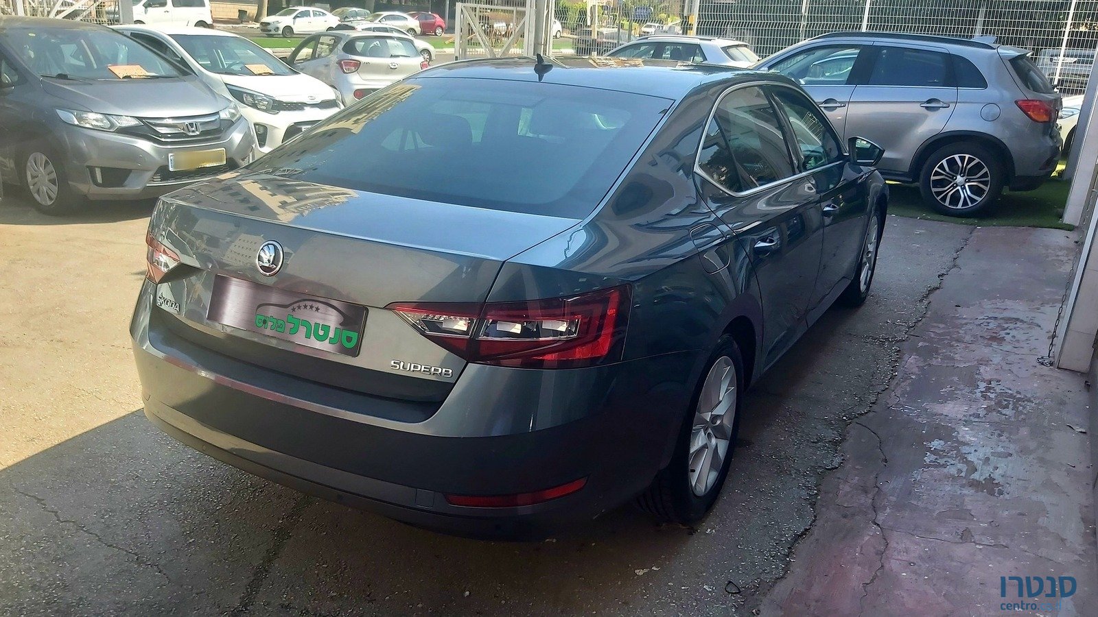 2018' Skoda Superb photo #3