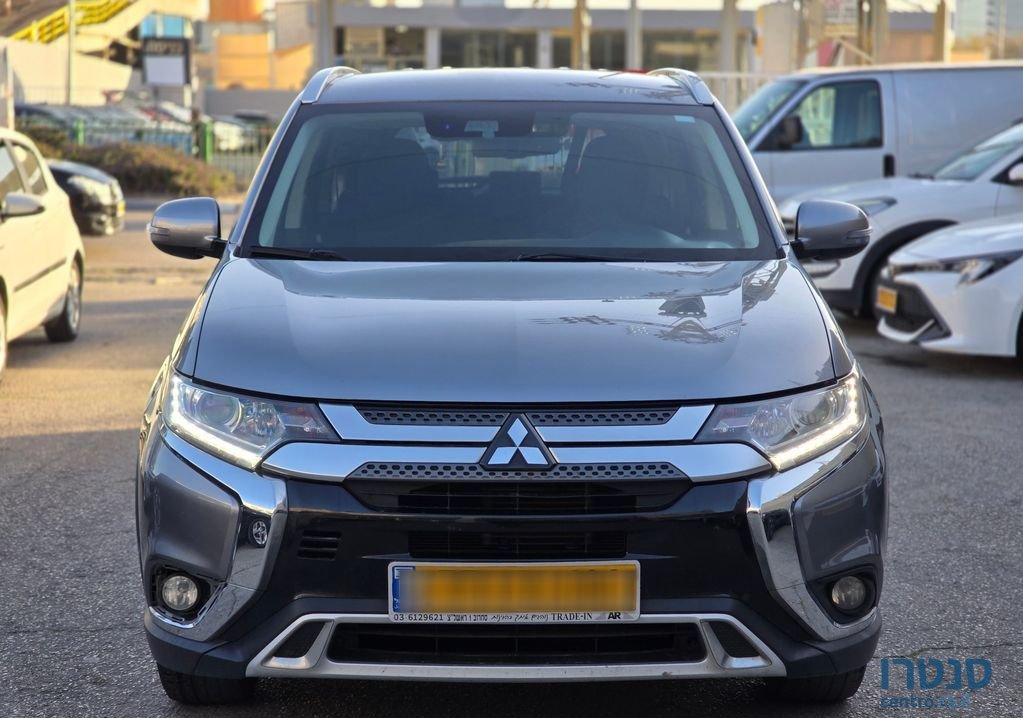 2019' Mitsubishi Outlander מיצובישי אאוטלנדר photo #2