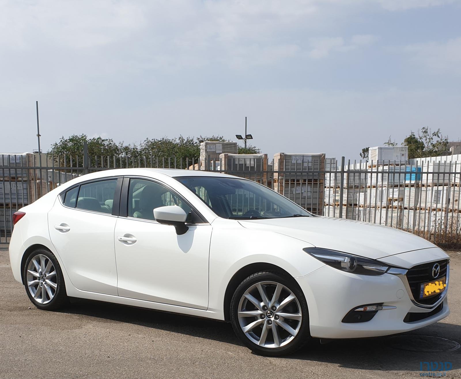 2018' Mazda 3 Premium 2.0  (165 hp) photo #3