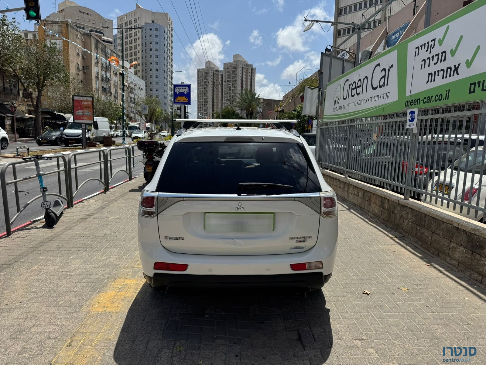 2013' Mitsubishi Outlander photo #6