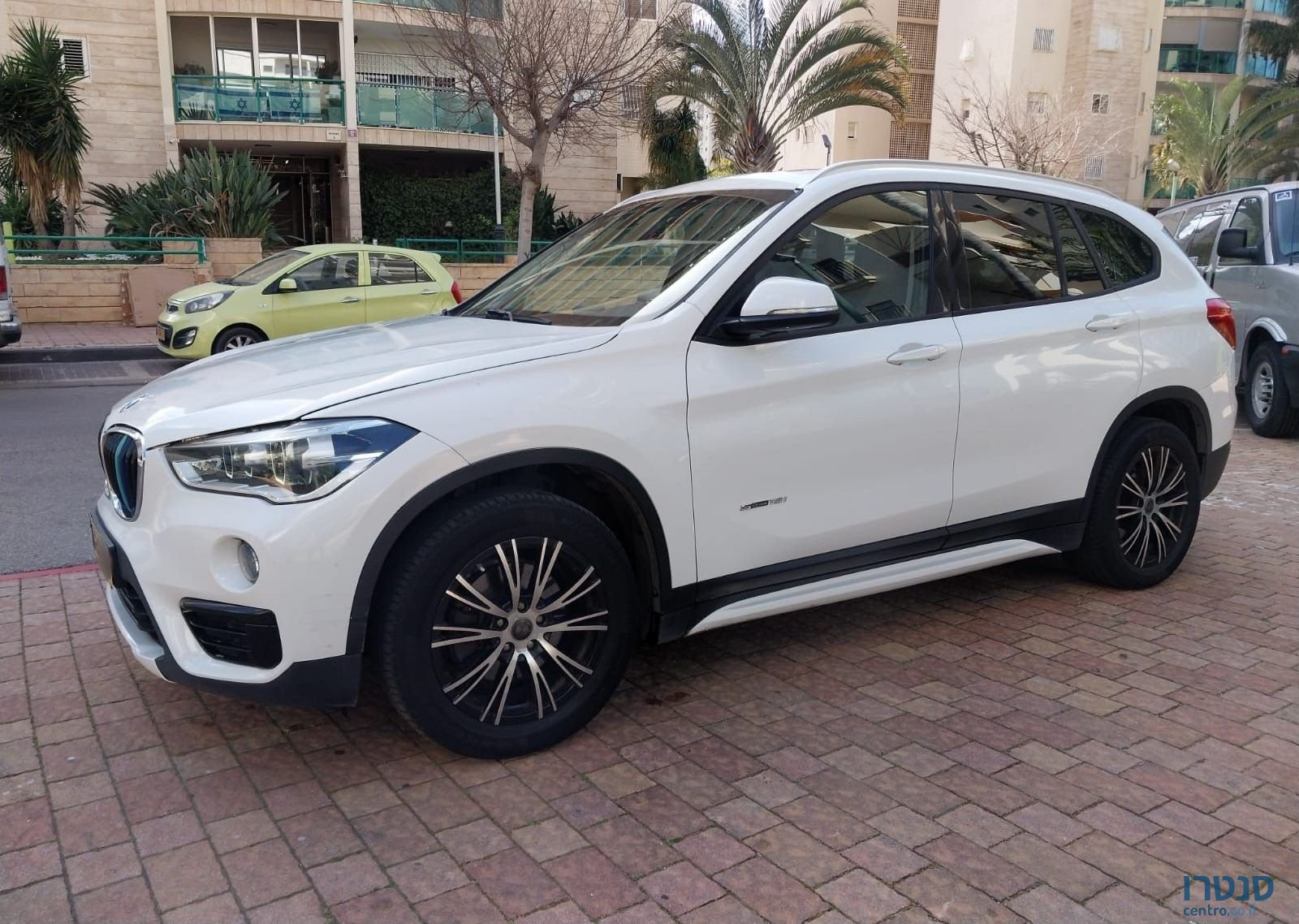 2017' BMW X1 ב מ וו photo #1
