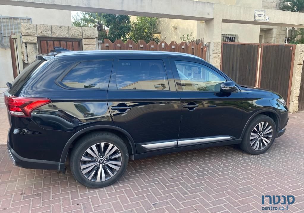 2020' Mitsubishi Outlander מיצובישי אאוטלנדר photo #3