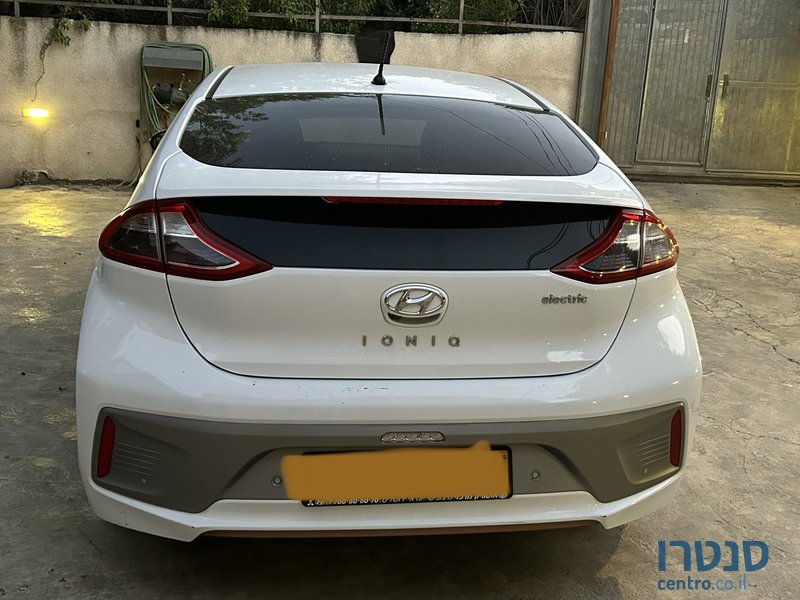 2019' Hyundai Ioniq photo #2