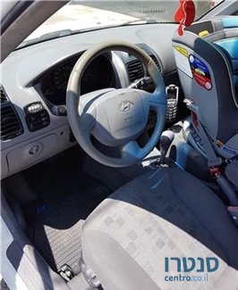 2005' Hyundai Accent פמילי GL ‏5 דלת' photo #3