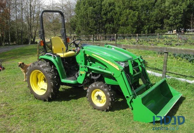 2012' John Deere 4120 photo #1