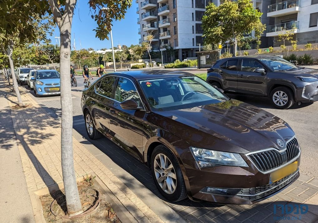 2017' Skoda Superb סקודה סופרב photo #1