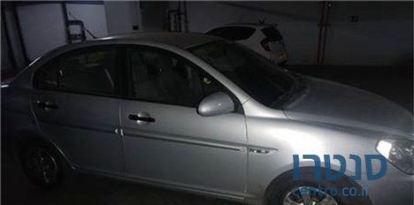 2010' Hyundai Accent photo #1