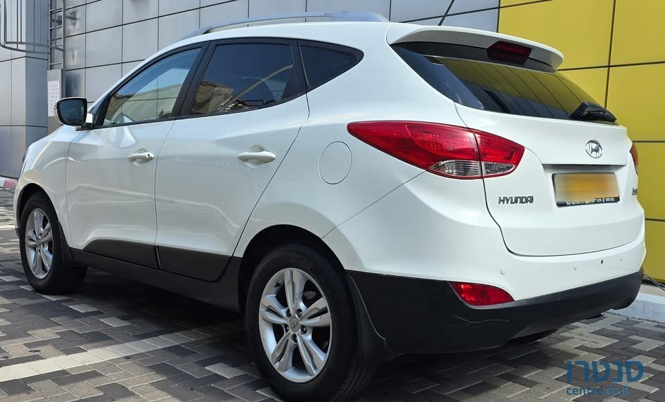 2011' Hyundai ix35 photo #4