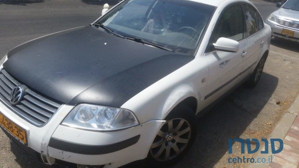 2002' Volkswagen Passat photo #1