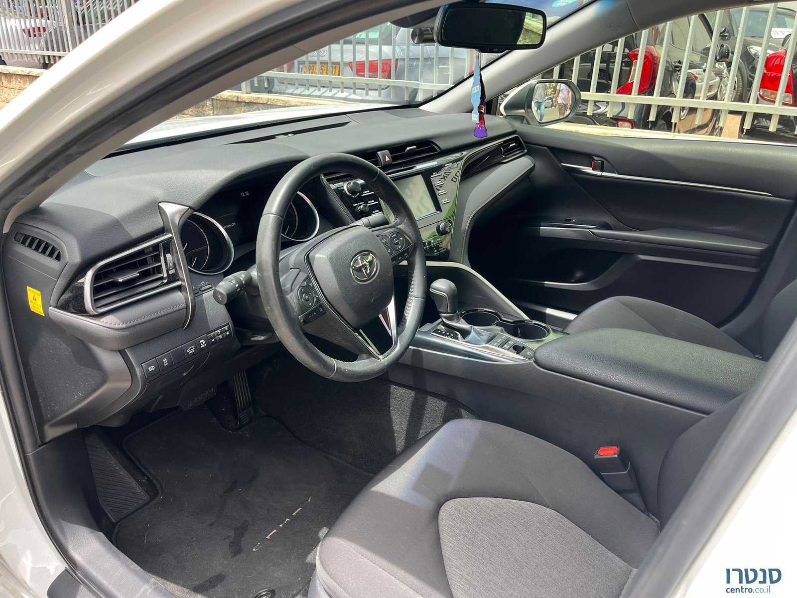 2021' Toyota Camry Hybrid photo #3