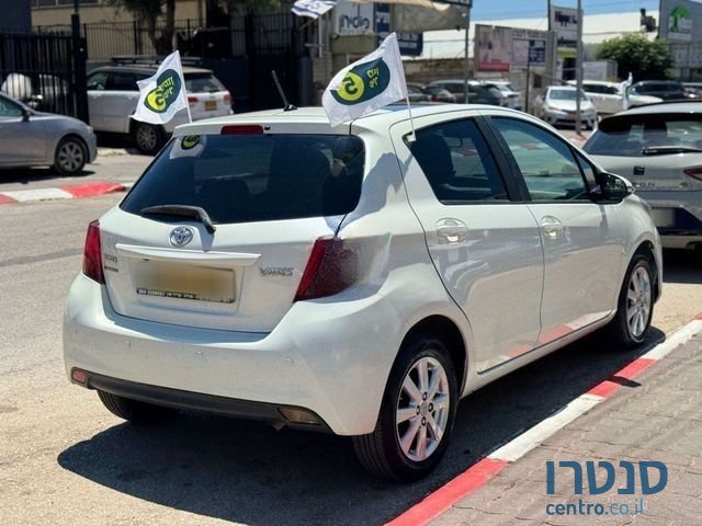 2017' Toyota Yaris טויוטה יאריס photo #3