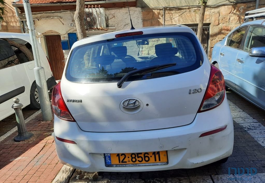2013' Hyundai i20 יונדאי photo #5