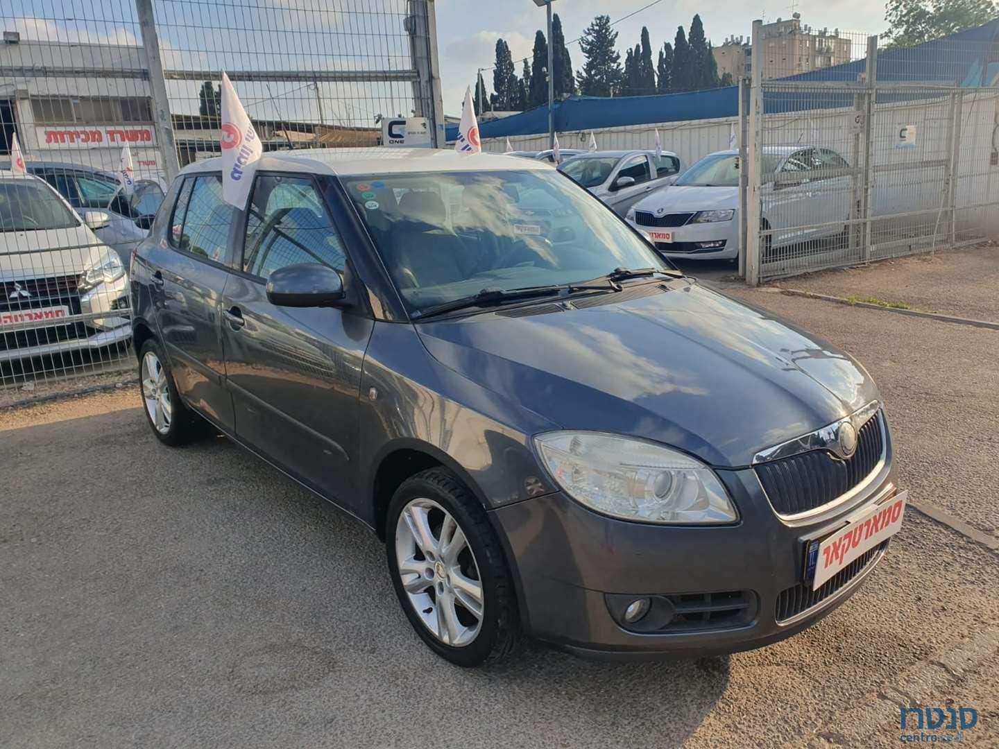 2010' Skoda Fabia סקודה פאביה photo #3
