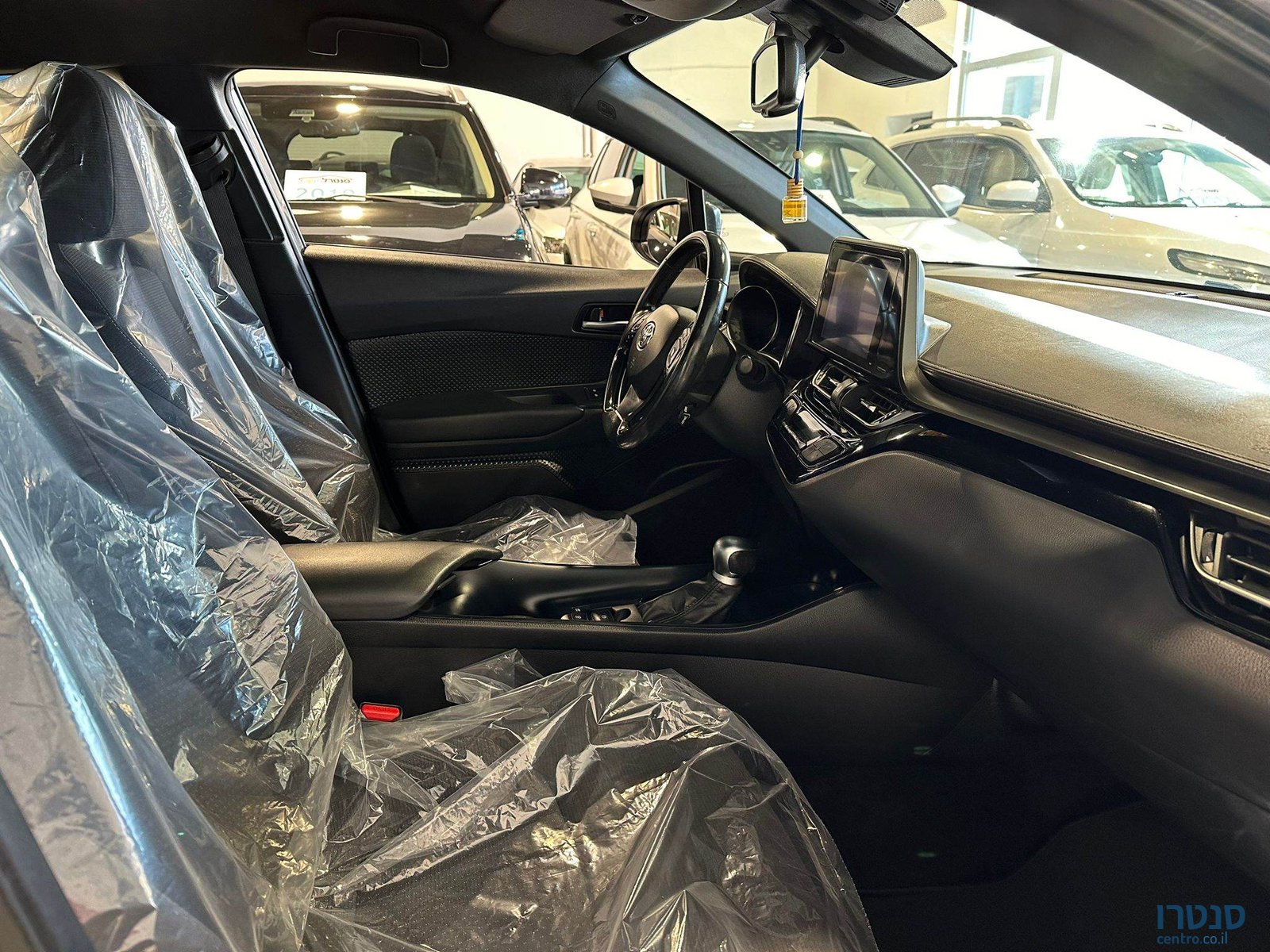 2019' Toyota C-HR photo #4