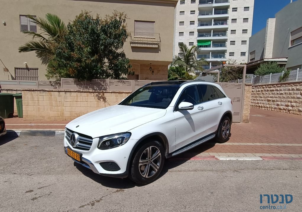 2017' Mercedes-Benz Glc מרצדס photo #1