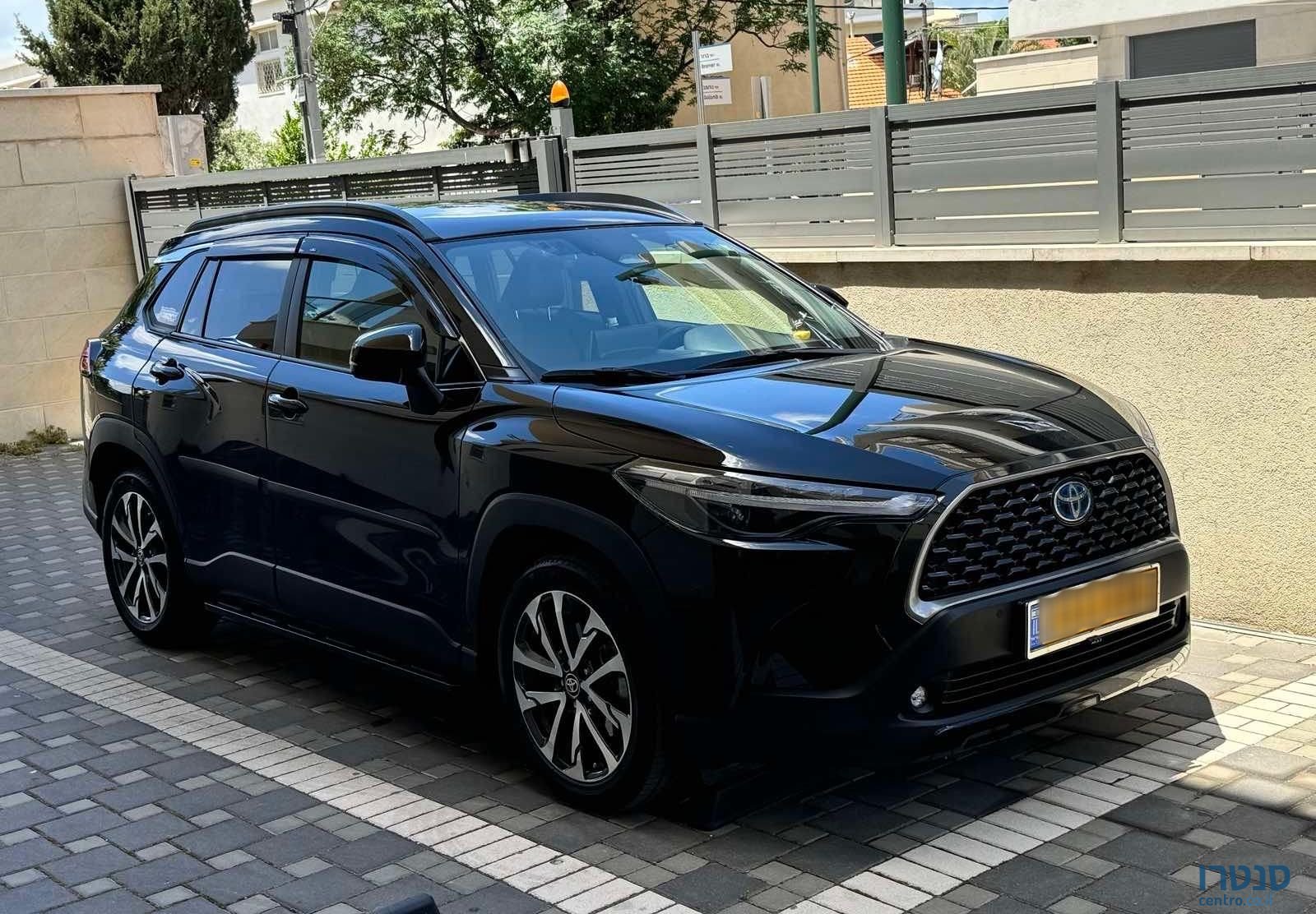 2023' Toyota Corolla Cross טויוטה קורולה קרוס photo #2