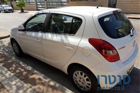 2010' Hyundai i20 יונדאי photo #2