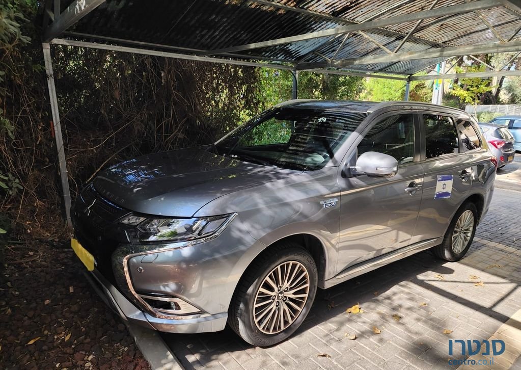 2020' Mitsubishi Outlander מיצובישי אאוטלנדר photo #2