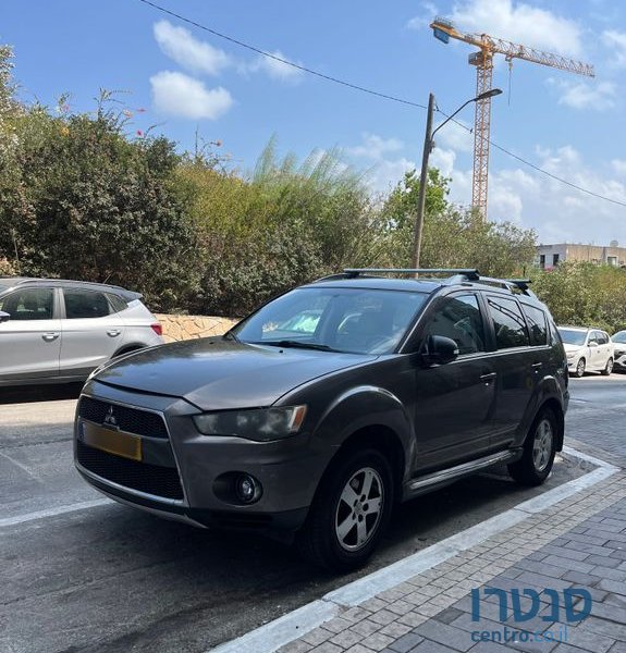 2011' Mitsubishi Outlander מיצובישי אאוטלנדר photo #2