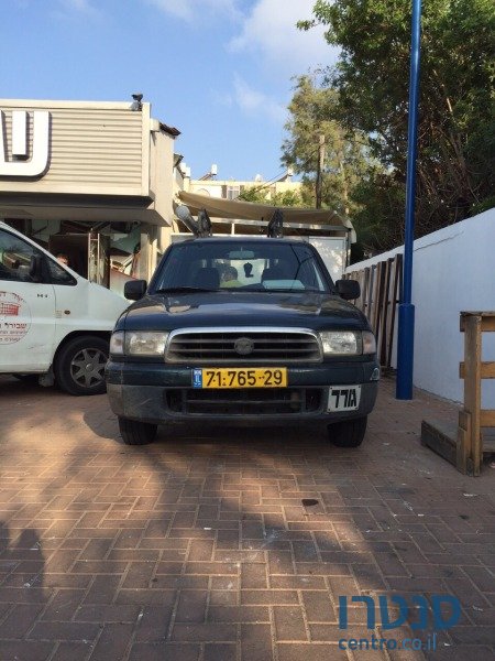 2000' Mazda B2500 photo #2