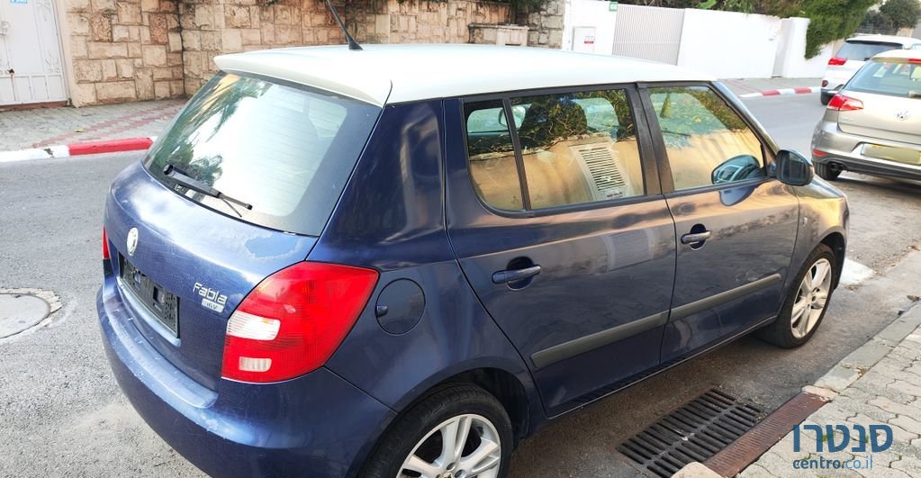 2009' Skoda Fabia סקודה פאביה photo #4