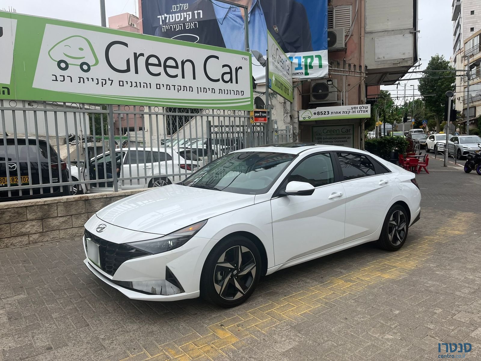 2022' Hyundai Elantra photo #2