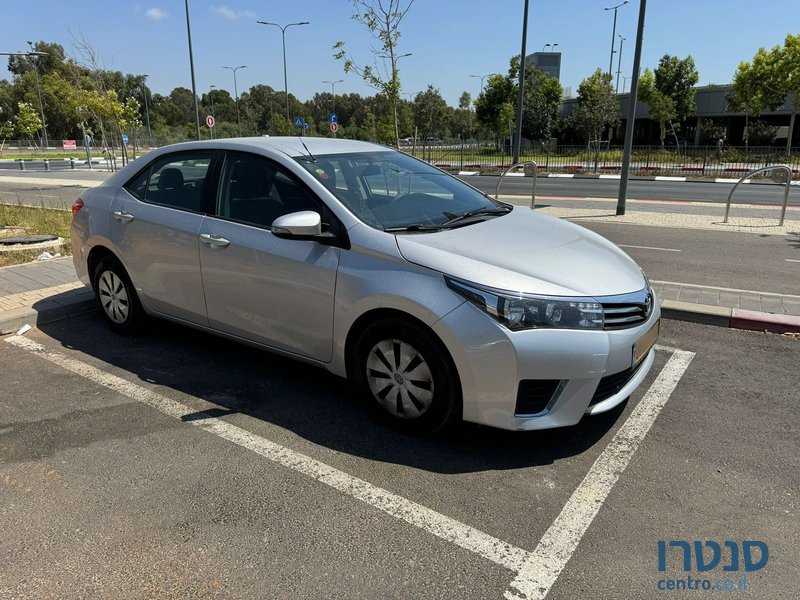 2014' Toyota Corolla photo #2