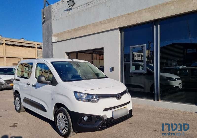 2021' Toyota Prius טויוטה פרואייס photo #2