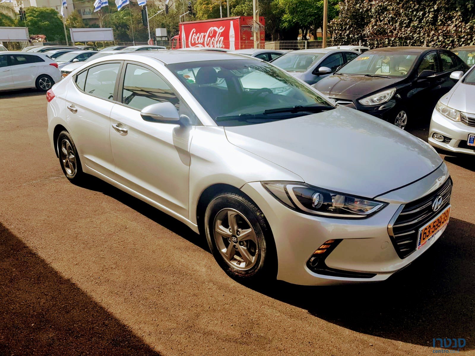 2016' Hyundai Elantra photo #2