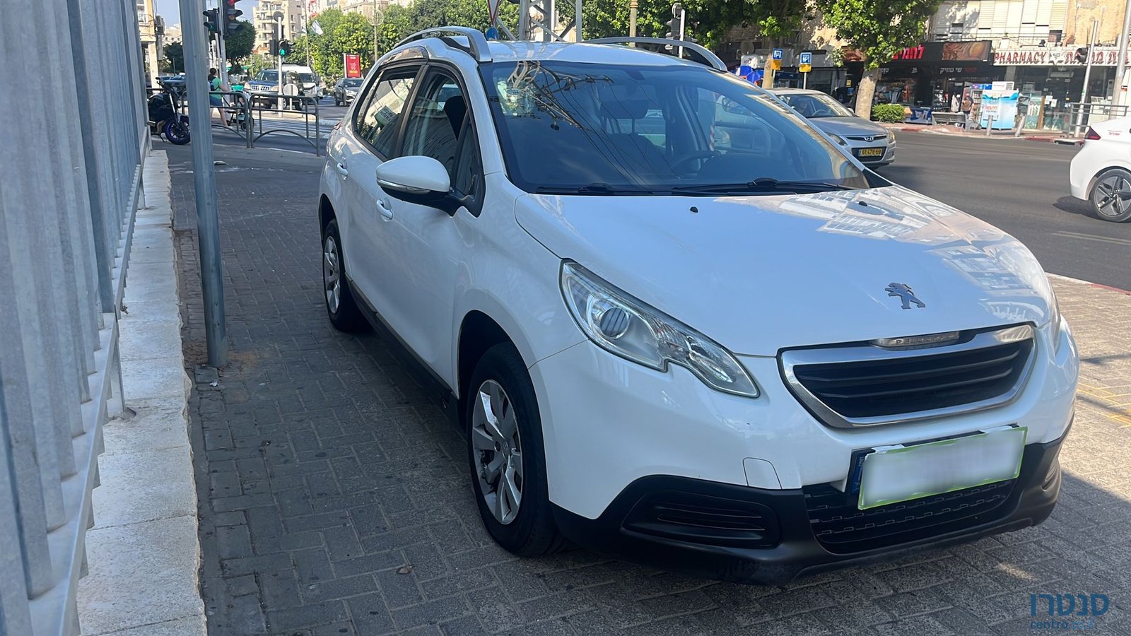 2016' Peugeot 2008 photo #3