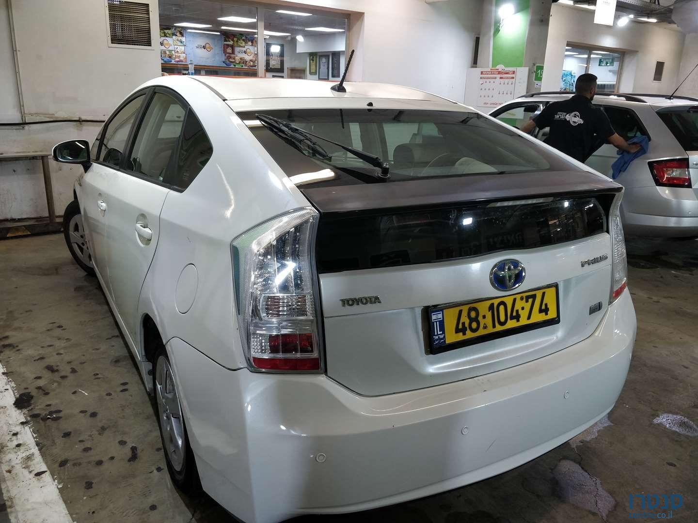 2011' Toyota Prius טויוטה פריוס photo #1