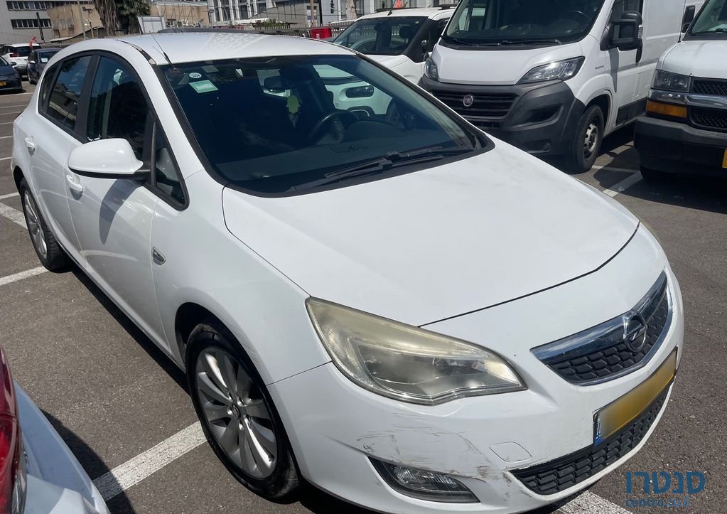 2011' Opel Astra אופל אסטרה photo #1