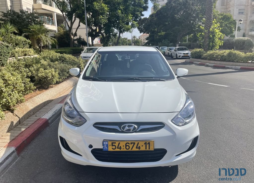2014' Hyundai i25 יונדאי photo #2