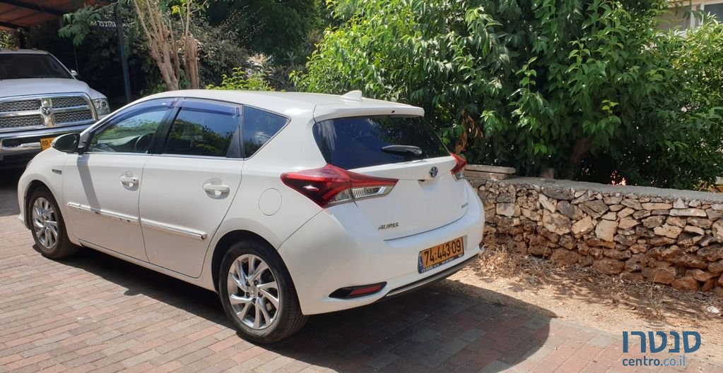 2017' Toyota Auris טויוטה אוריס photo #2