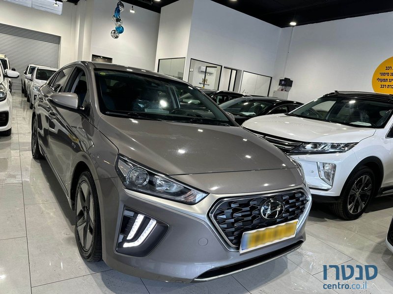 2019' Hyundai Ioniq photo #2
