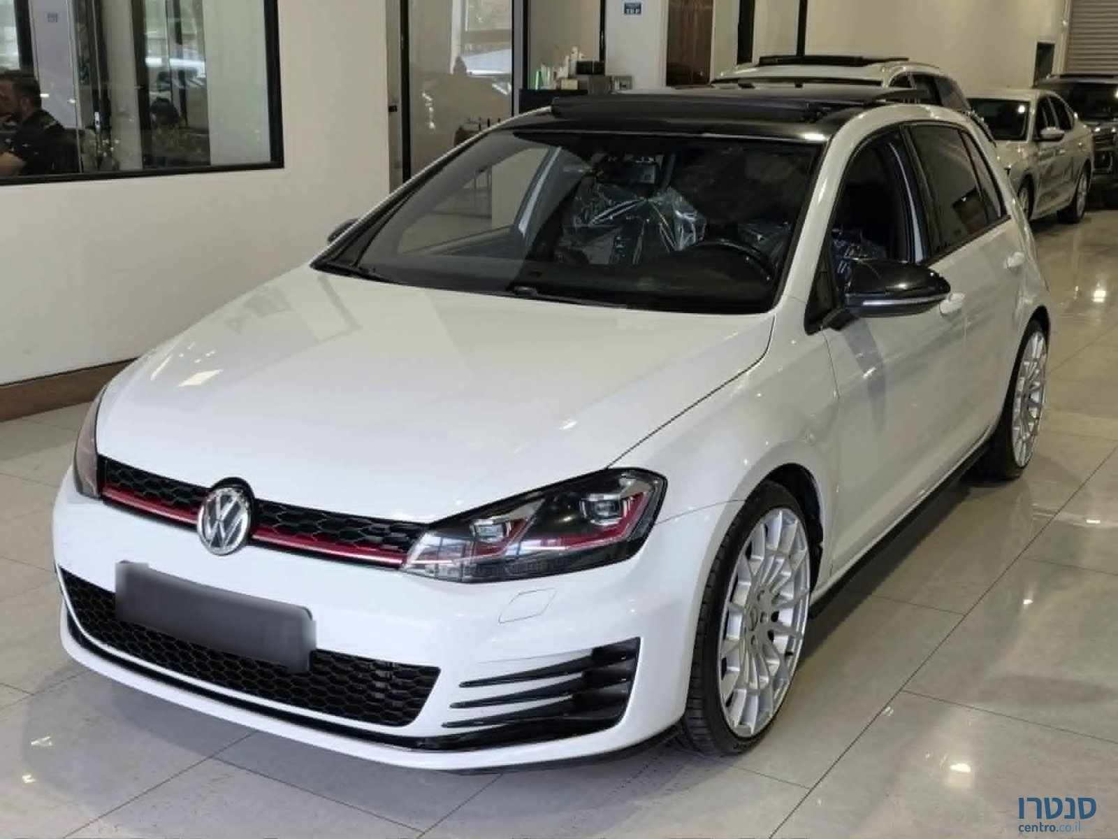 2013' Volkswagen Golf photo #1