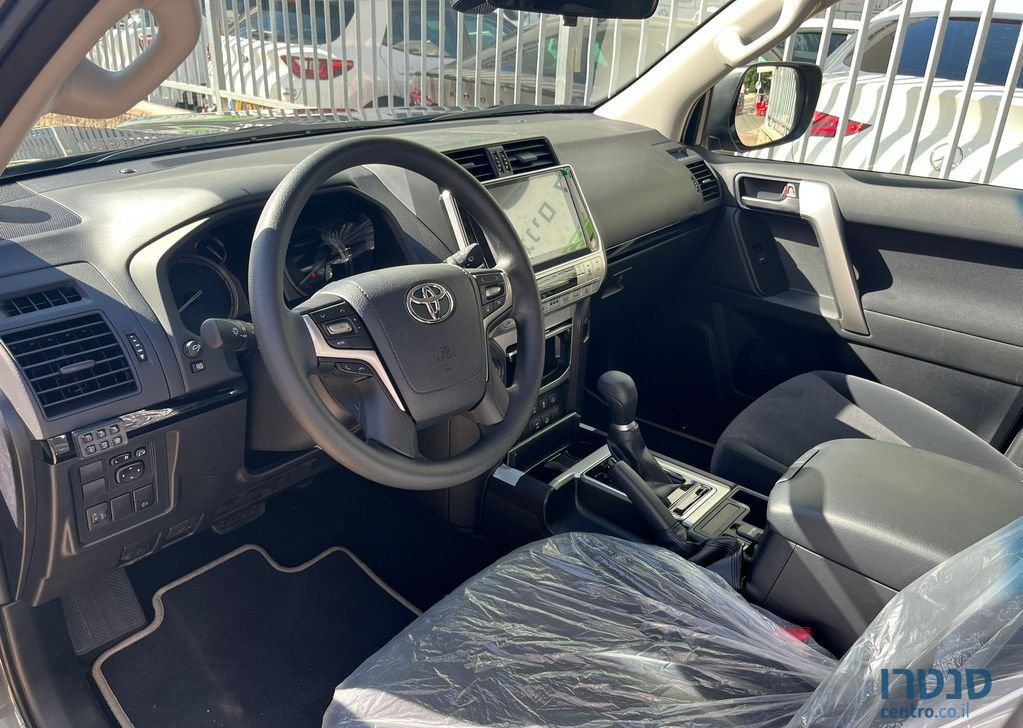 2022' Toyota Land Cruiser טויוטה לנד קרוזר photo #3