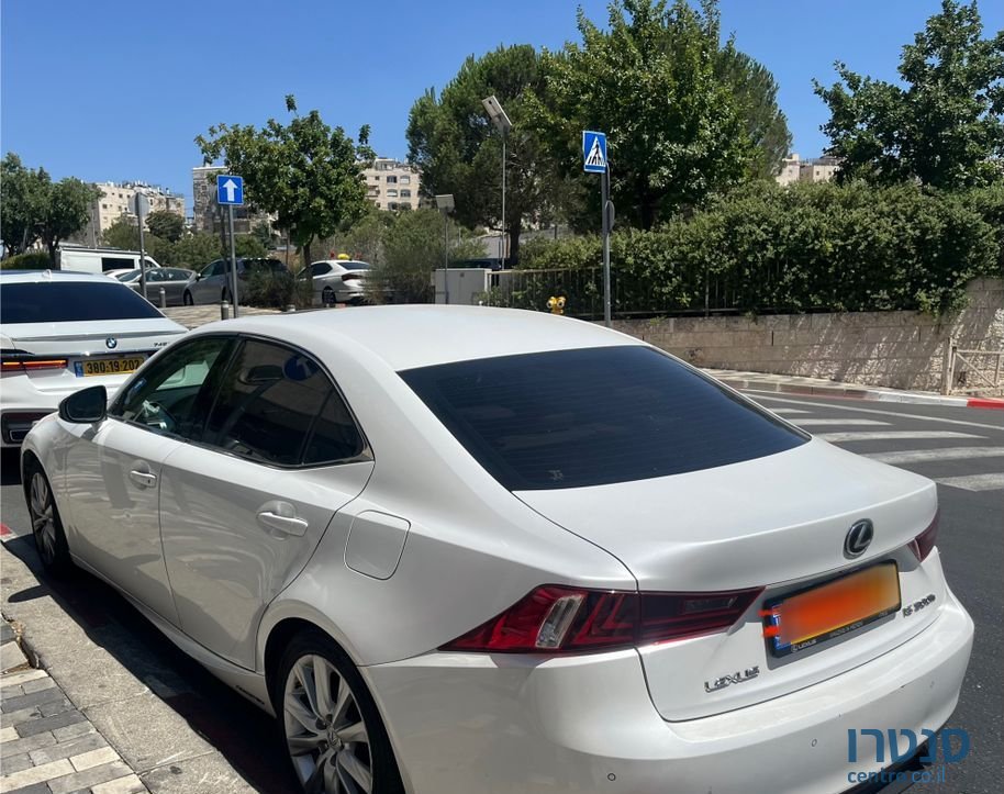 2016' Lexus IS לקסוס photo #1