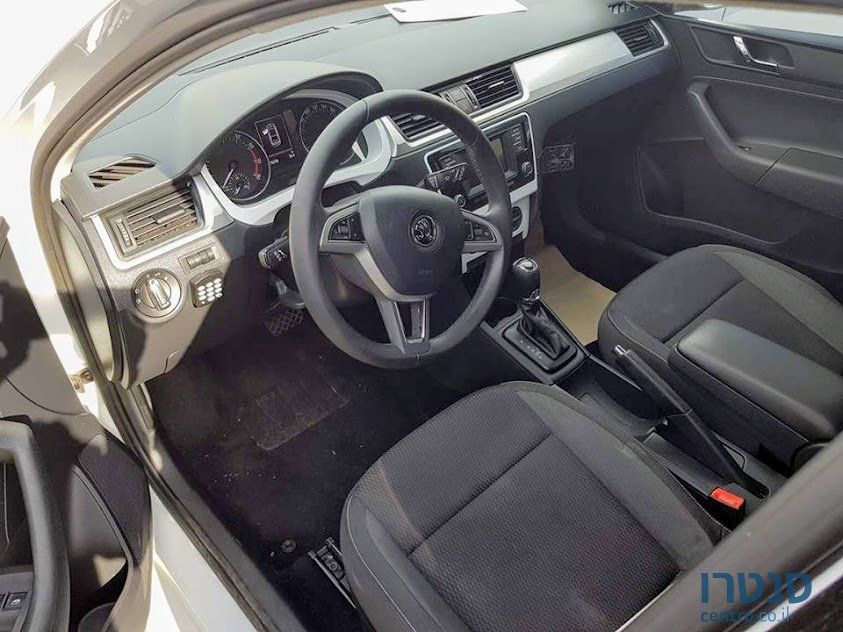 2015' Skoda Rapid photo #3