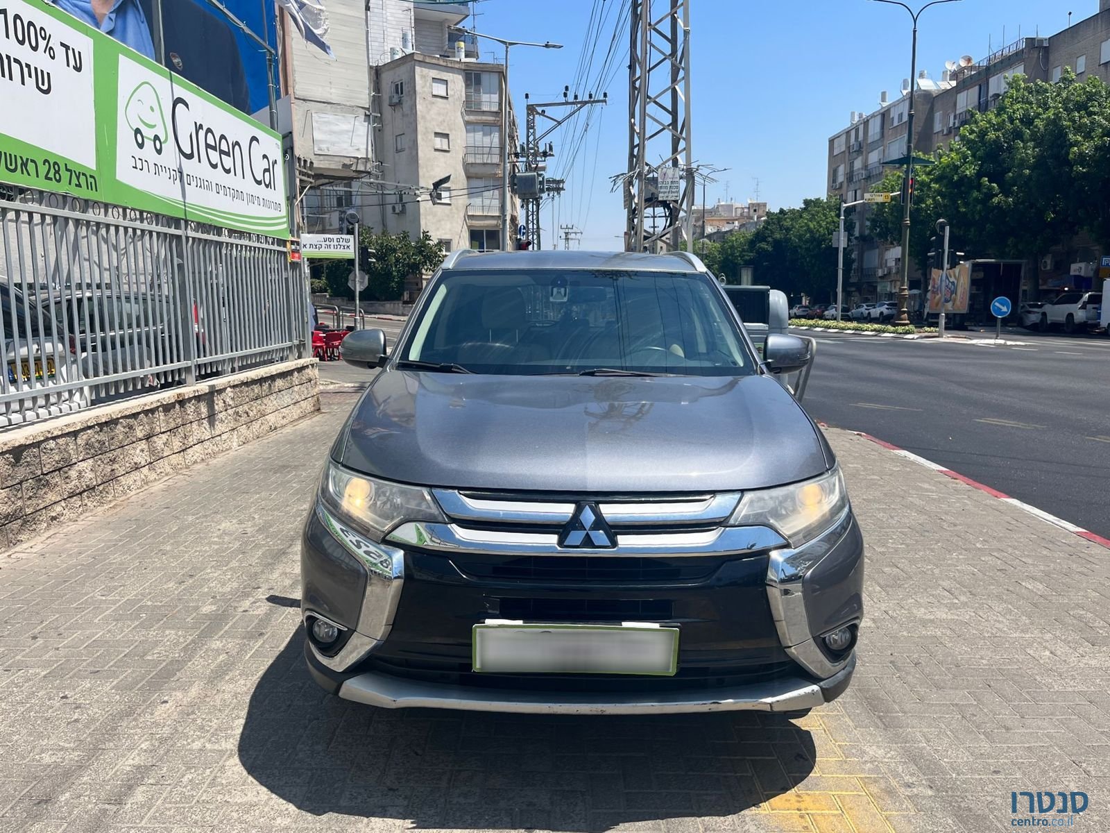 2016' Mitsubishi Outlander photo #1