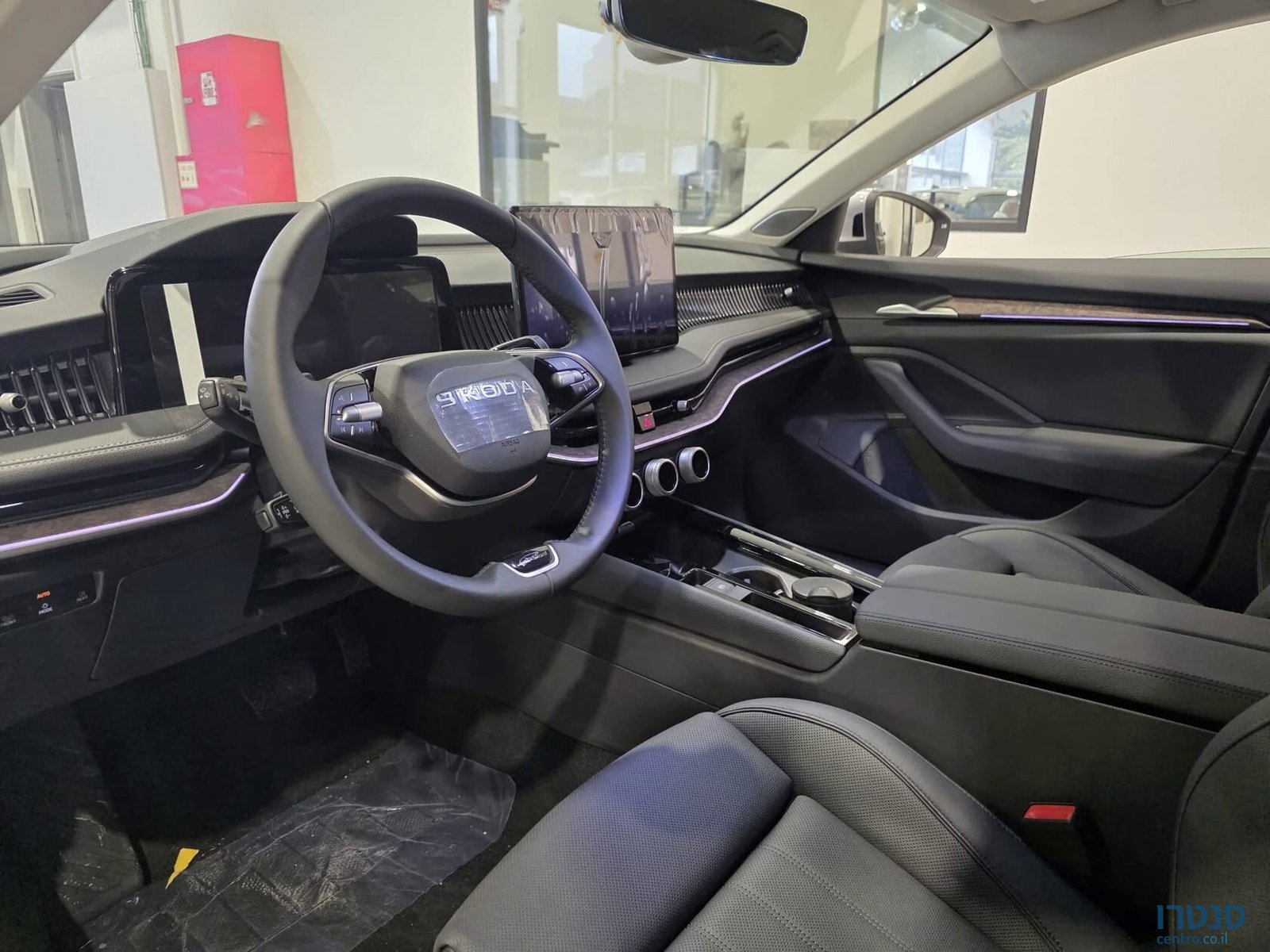 2026' Skoda Superb photo #6