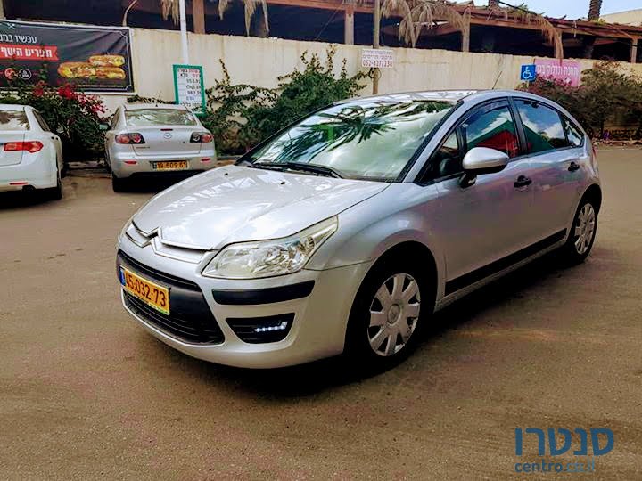 2010' Citroen C4 photo #1