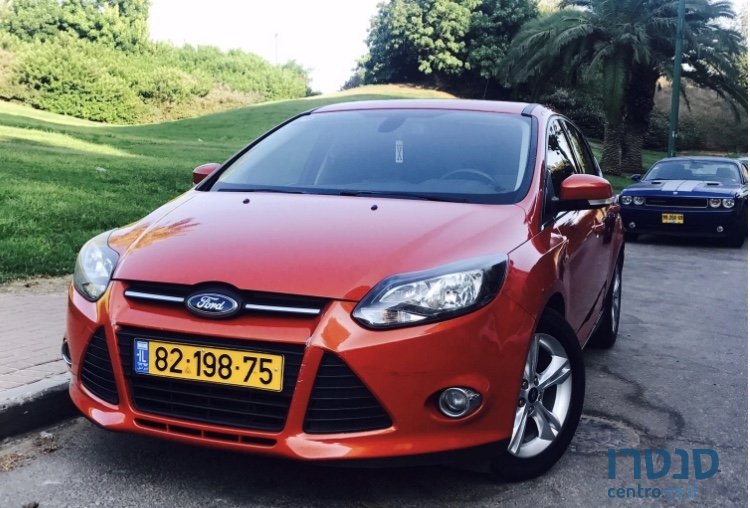 2012' Ford Focus ST photo #2