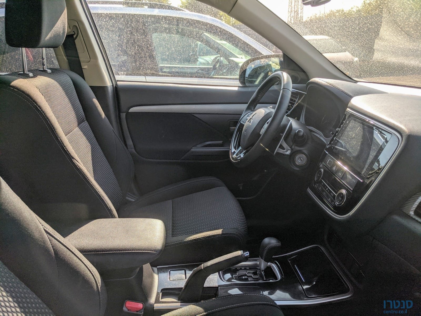 2018' Mitsubishi Outlander photo #4