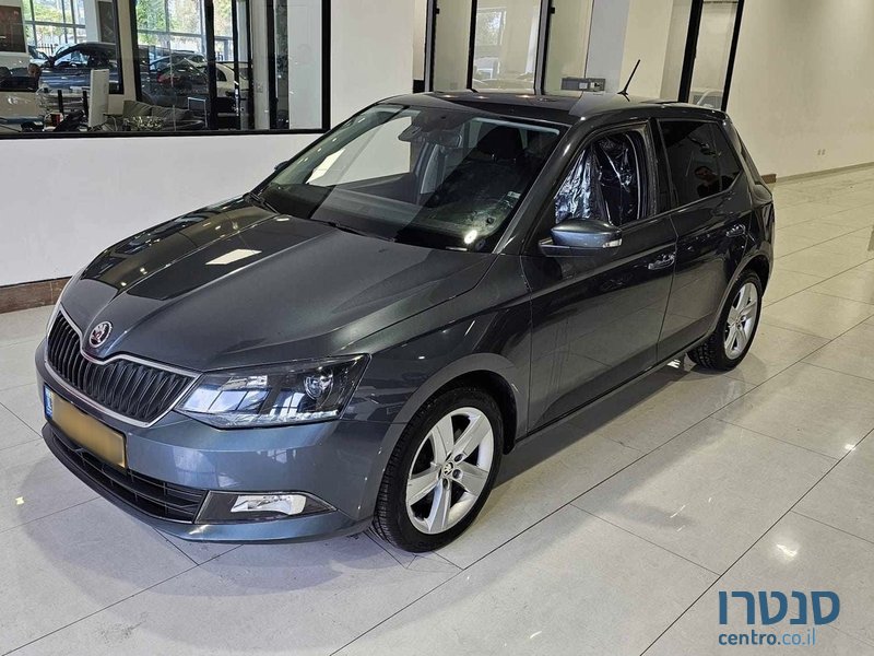 2018' Skoda Fabia photo #1